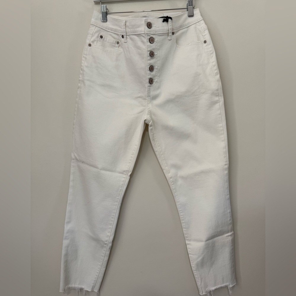 ZENENA NWT white cropped denim jean in size 32